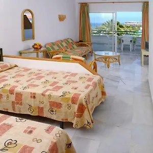 https://altamira-adeje.tenerifehoteles.net